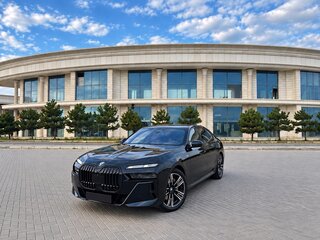 2024 BMW 7 серии 740i xDrive VII (G70), чёрный, 12900000 рублей, вид 1