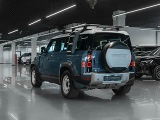 2021 Land Rover Defender 110 II, синий, 4250000 рублей, вид 4