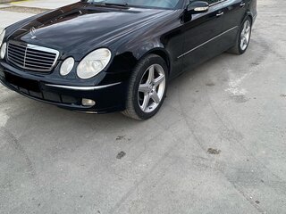 2004 Mercedes-Benz E-Класс 320 III (W211, S211), чёрный, 960000 рублей, вид 1