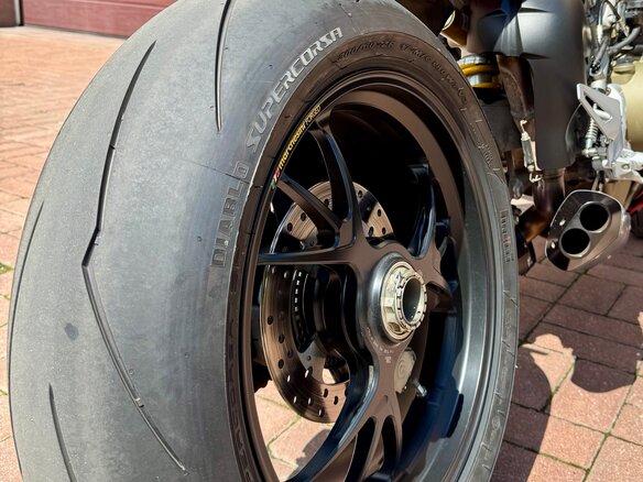 2022 Ducati Streetfighter V4, красный, 1385000 рублей - вид 9