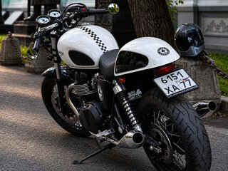2015 Triumph Thruxton, белый, 1000000 рублей, вид 1