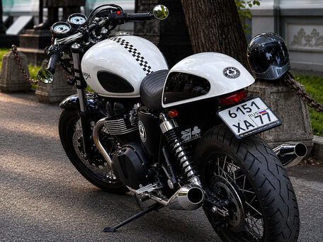 2015 Triumph Thruxton, белый, 1000000 рублей, вид 1