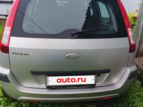 2008 Ford Fusion I Рестайлинг, серебристый, 310000 рублей, вид 3