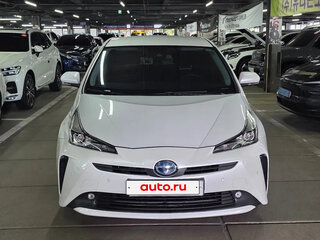 2022 Toyota Prius IV Рестайлинг (XW50), белый, 2200000 рублей, вид 2