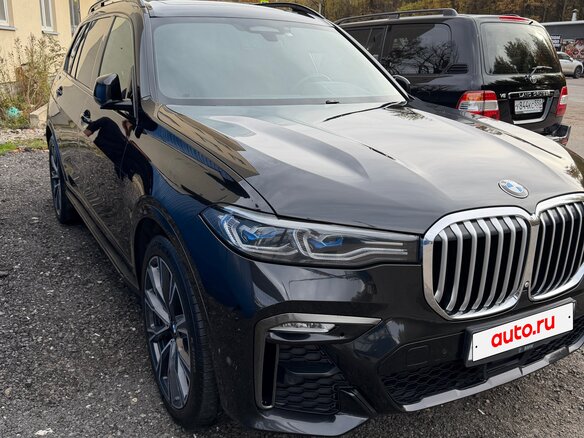 2019 BMW X7 40i I (G07), чёрный - вид 1