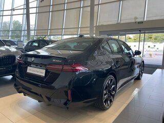 2026 BMW 5 серии 540d xDrive VIII (G60/G61/G68), чёрный, 14600000 рублей, вид 5