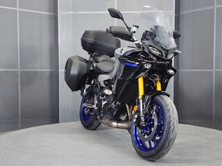 2021 Yamaha MT-09 Tracer (FJ-09), серебристый, 1277000 рублей, вид 3