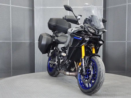 2021 Yamaha MT-09 Tracer (FJ-09), серебристый, 1277000 рублей, вид 3