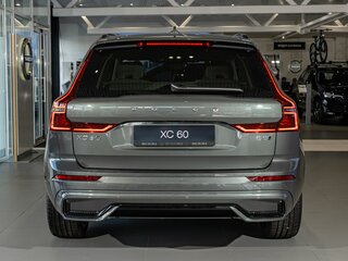 2026 Volvo XC60 II Рестайлинг 2, зелёный, 9900000 рублей, вид 3