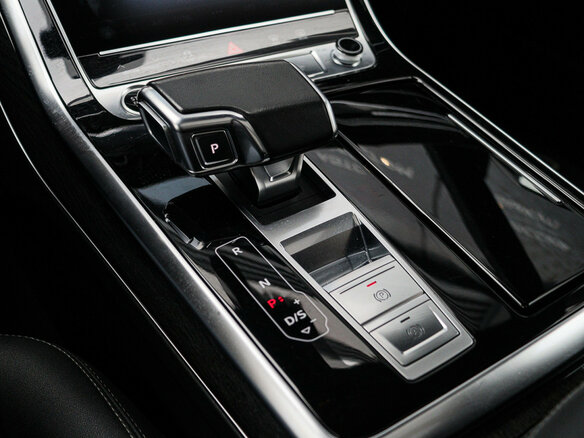 2020 Audi Q8 55 TFSI I (4M), чёрный, 6000000 рублей - вид 23