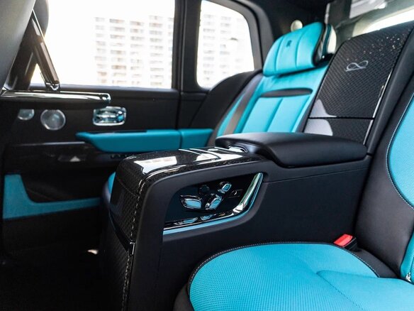 2025 Rolls-Royce Cullinan Black Badge I Рестайлинг (Series II), чёрный, 59990000 рублей - вид 15