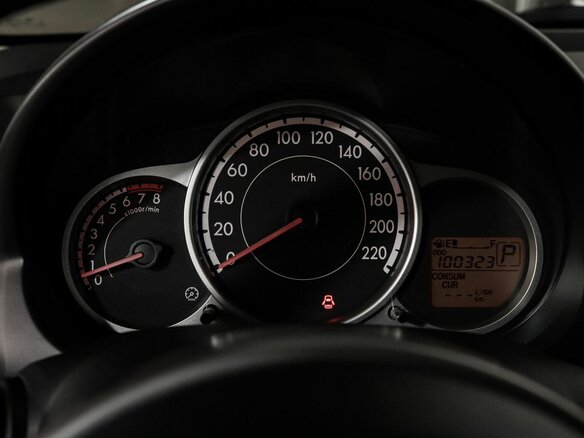 2012 Mazda 2 II Рестайлинг (DE2), красный, 970000 рублей - вид 17