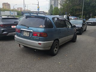 1999 Toyota Ipsum I (M10), голубой, 350000 рублей, вид 2