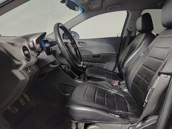 2013 Chevrolet Aveo II, чёрный, 455000 рублей - вид 15