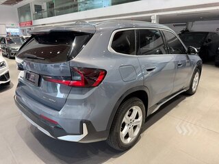 2024 BMW X1 Long 20Li sDrive III (U11/U12), серебристый, 2750070 рублей, вид 4