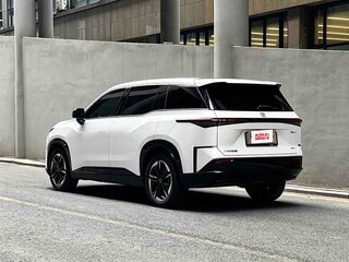 2026 Toyota bZ3X 58.3 kWh, белый, 2760001 рублей, вид 3