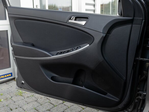 2016 Hyundai Solaris I Рестайлинг, серый, 955000 рублей - вид 11
