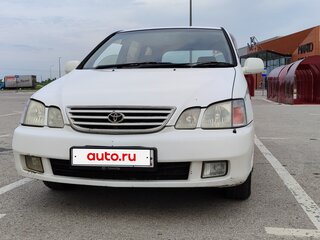 2001 Toyota Gaia, белый, 365000 рублей, вид 3