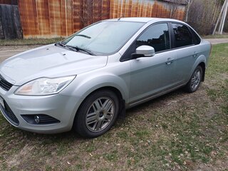 2011 Ford Focus II Рестайлинг, серебристый, 660000 рублей, вид 1