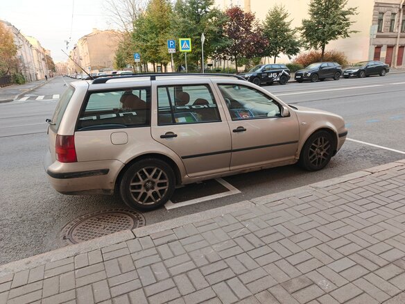 2004 Volkswagen Golf IV, золотистый, 550000 рублей - вид 2