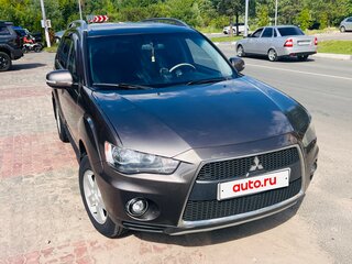 2009 Mitsubishi Outlander II Рестайлинг, коричневый, 860000 рублей, вид 2