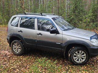 2011 Chevrolet Niva I Рестайлинг, серый, 550000 рублей, вид 3