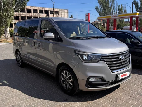 2019 Hyundai H-1 II Рестайлинг 2, серый, 3000000 рублей, вид 1