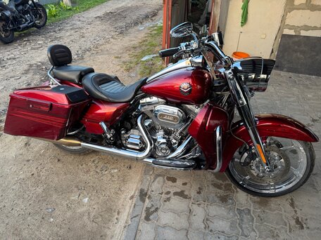 2013 Harley-Davidson CVO, красный, 900000 рублей, вид 4