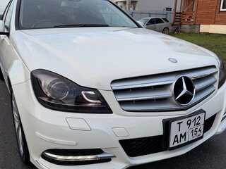 2011 Mercedes-Benz C-Класс 200 III (W204) Рестайлинг, белый, 1400000 рублей, вид 3