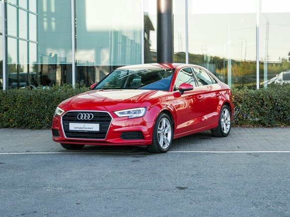 2019 Audi A3 III (8V) Рестайлинг, красный, 2050000 рублей