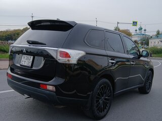 2013 Mitsubishi Outlander III, чёрный, 999000 рублей, вид 4