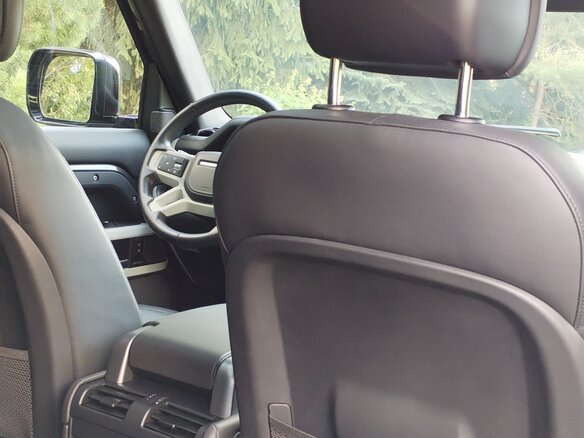 2022 Land Rover Defender 110 II, серый, 8999000 рублей - вид 13