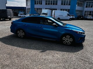 2023 Kia Forte III Рестайлинг, синий, 1920000 рублей, вид 3