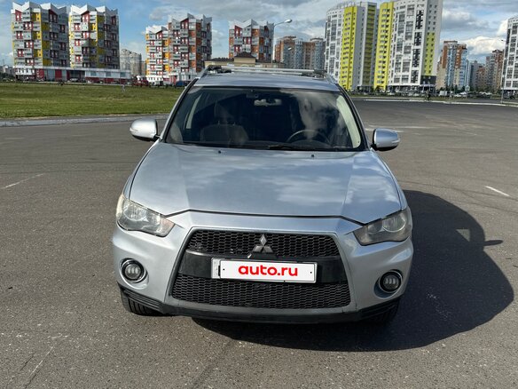 2011 Mitsubishi Outlander II Рестайлинг, серебристый, 1267000 рублей - вид 4