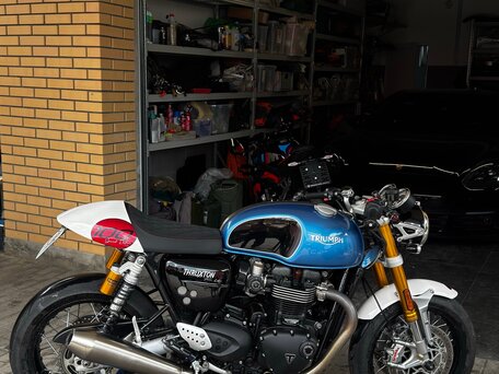 2022 Triumph Thruxton, голубой, 2000000 рублей, вид 1