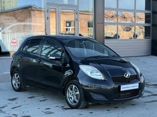 2008 Toyota Vitz II (XP90), чёрный, 599000 рублей, вид 3