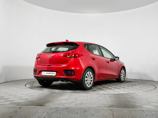 2017 Kia Ceed II Рестайлинг, красный, 1360000 рублей, вид 5