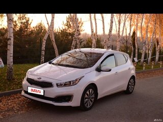 2017 Kia Ceed II Рестайлинг, белый, 1700000 рублей, вид 1