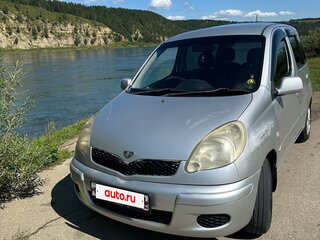 2004 Toyota FunCargo, серебристый, 550000 рублей, вид 4