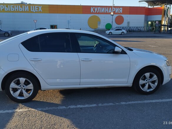 2013 Skoda Octavia III (A7), белый, 1080000 рублей - вид 11