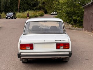1998 Lada (ВАЗ) 2105, белый, 330000 рублей, вид 3