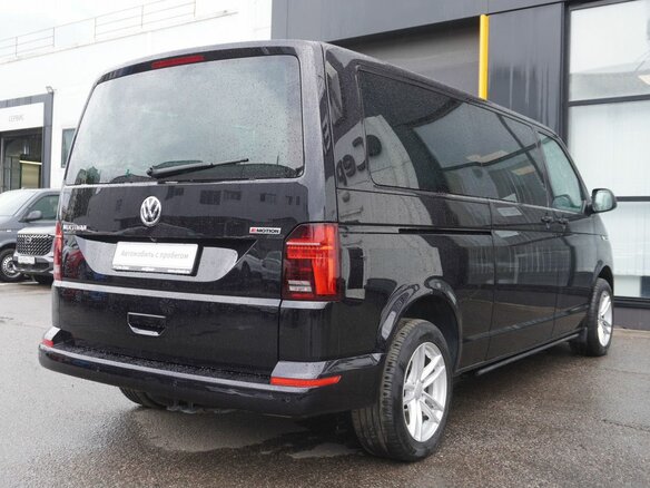 2021 Volkswagen Multivan Long T6 Рестайлинг, чёрный, 4945000 рублей - вид 4