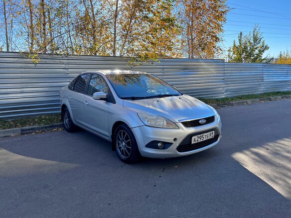 2008 Ford Focus II Рестайлинг, серый, 480000 рублей - вид 2