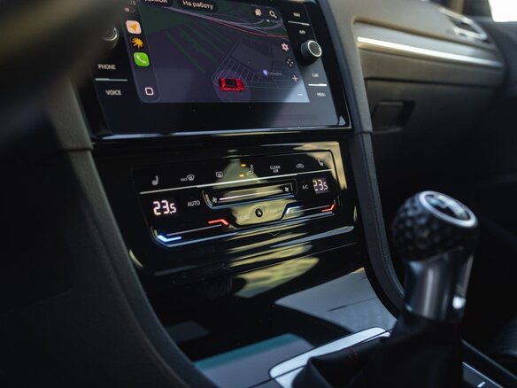 2020 Volkswagen Golf GTI VIII, пурпурный, 2395000 рублей - вид 15