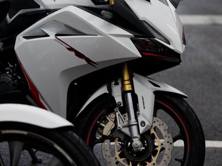2018 Honda CBR 250R, белый, 550000 рублей, вид 2