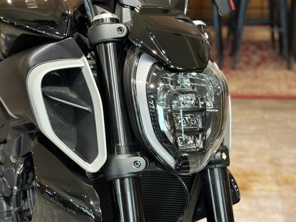 2025 Ducati Diavel V4, чёрный, 3300000 рублей - вид 12