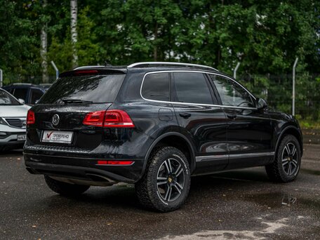 2014 Volkswagen Touareg II, чёрный, 1520000 рублей, вид 2