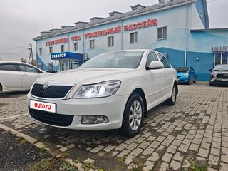 2013 Skoda Octavia II (A5) Рестайлинг, белый, 750000 рублей, вид 3