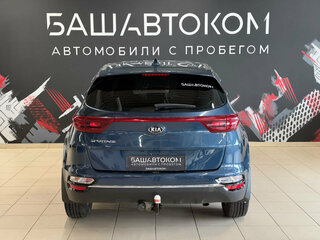 2018 Kia Sportage IV Рестайлинг, серый, 1810000 рублей, вид 4