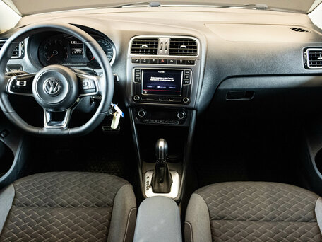 2018 Volkswagen Polo V Рестайлинг, белый, 1250000 рублей, вид 5